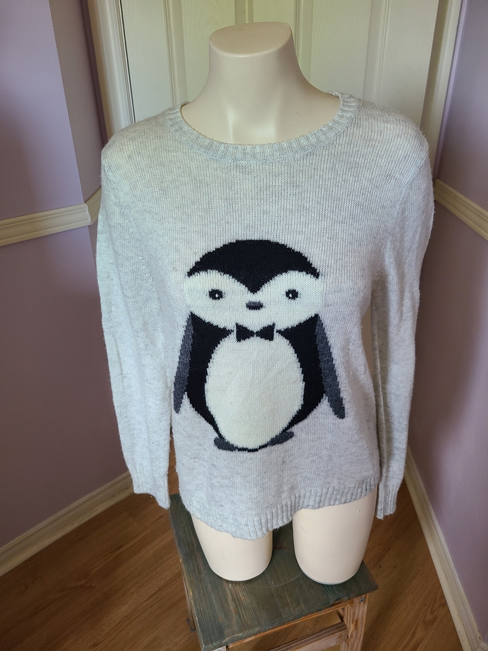 Forever 21 Light Gray Penguin Crewneck Sweater